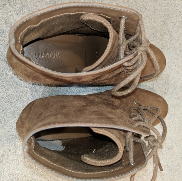 Forever 21 velvet high heel booties - Picture 4 of 4